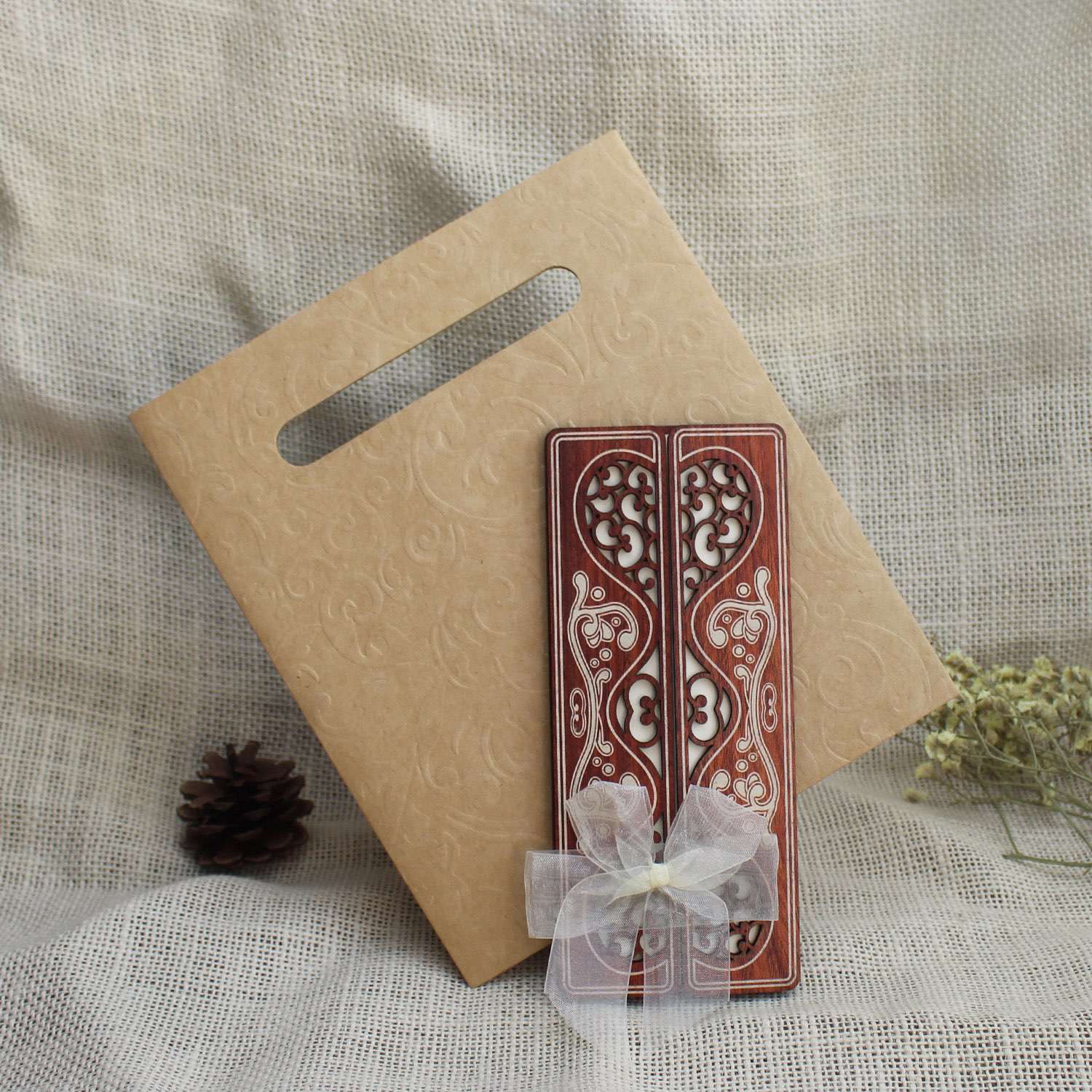 Delicate Invitation Card With Hand Bag Wooden Invitation Customized Slap-up Invitation Card 